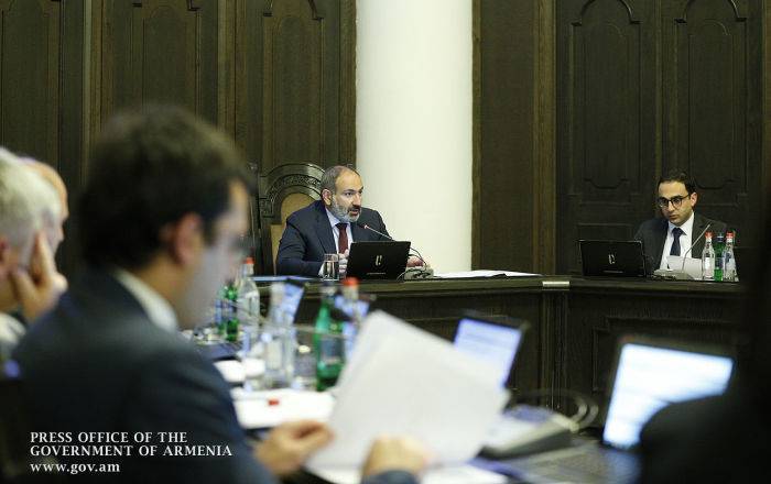 Правительство Армении провело внеочередное закрытое заседание - что обсуждал кабмин