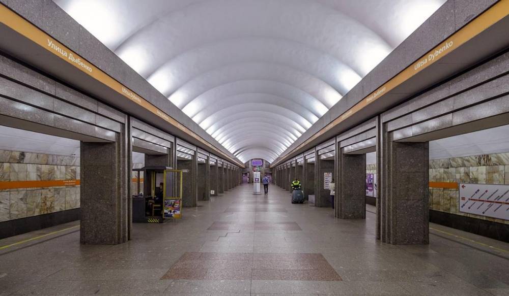 На станции метро «Улица Дыбенко» временно ограничат вход в вестибюль