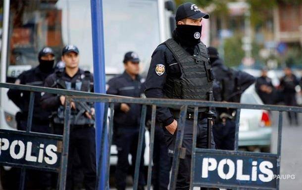 В Турции выдали 200 ордеров на аресты военных, которых подозревают в связях с Гюленом