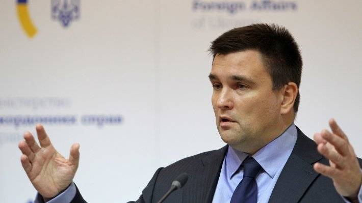 Климкин посоветовал Зеленскому встречаться с Путиным при украинских партнерах