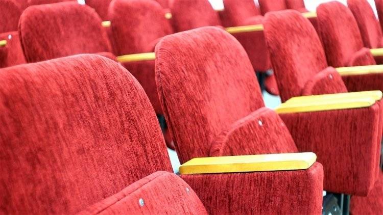 Совет Федерации одобрил закон о незаконной продаже театральных билетов