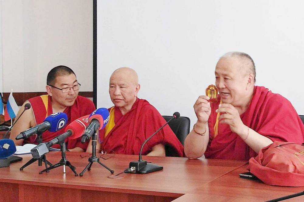 Жители Бурятии могут получить благословение Далай-ламы