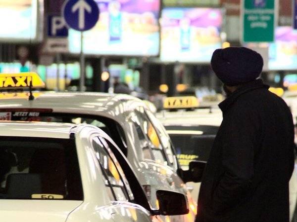 Жительница Читы угнала автомобиль опоздавшего таксиста