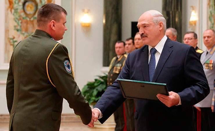 Лукашенко вручил генеральские погоды восьми офицерам, в том числе двоим гомельским