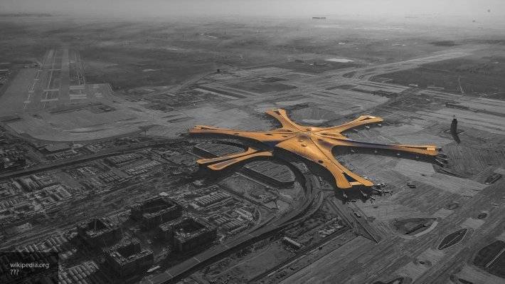 Китай построил аэропорт, крыша которого равна площади 25 футбольных полей