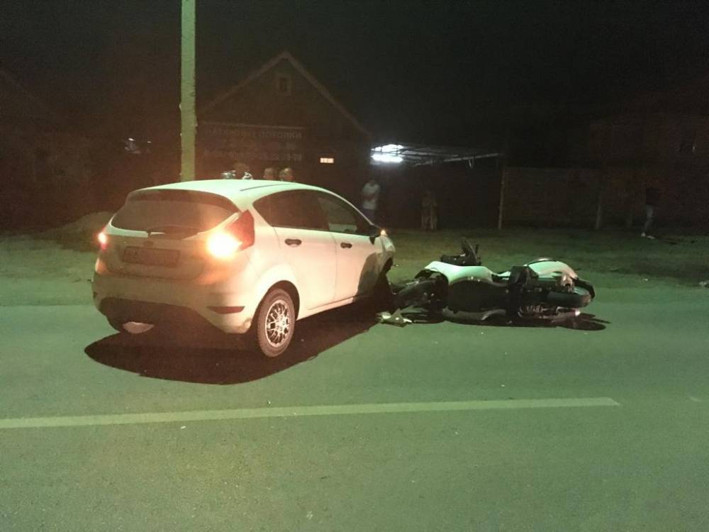 В Астрахани столкнулись автоледи и мотороллер