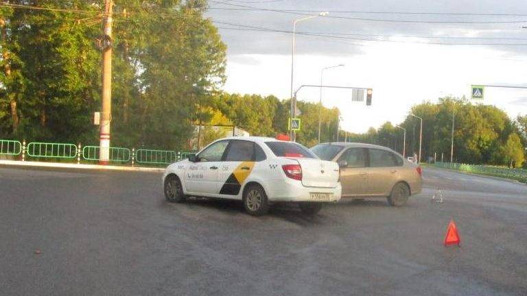 Две женщины пострадали из-за таксиста в Саранске | РИА «7 новостей»