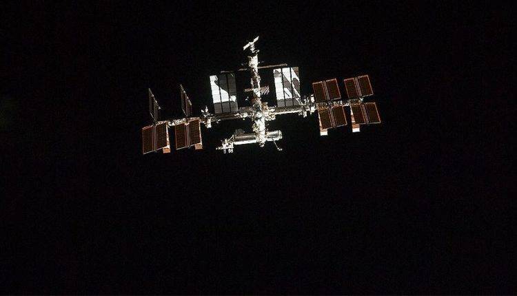 Москвичи смогут увидеть МКС в небе невооруженным глазом