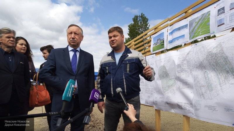 Беглов рассказал жителям ЖК "София" о строительстве школы, дорог и обустройстве парка