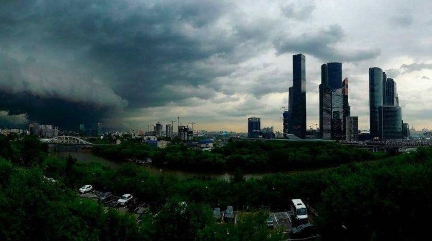 Забудьте о солнце: синоптики напугали москвичей прогнозом погоды