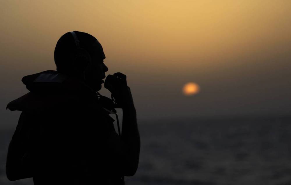 CNN: пять иранских катеров пытались остановить британский танкер в Ормузском проливе