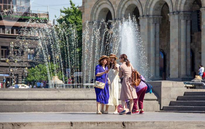 Глава ЦБ Армении рассказал, сколько денег туристы потратили в Армении в 2019 году
