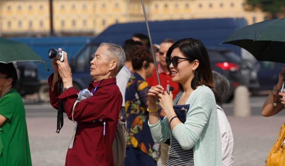В Петербурге регламентируют работу по обеспечению пребывания туристов из Китая