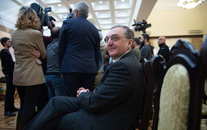 МИД Армении сделал замечание ряду своих дипломатов