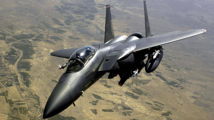 США назвали F-15 самым опасным истребителем после F-22