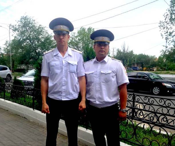 В Астрахани полицейские довезли до больницы ребенка без сознания