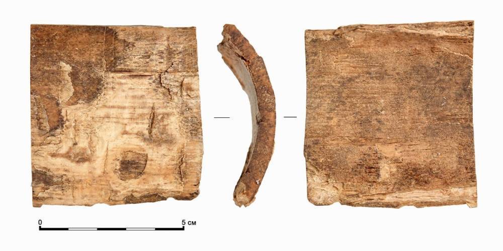 Фрагмент колонны и часть фигурки из бивня мамонта нашли в СВАО