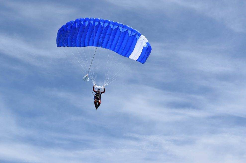 Под Ижевском после неудачного прыжка скончался опытный парашютист