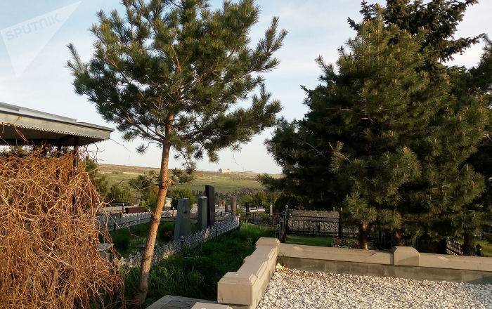 Попытка суицида на кладбище в Армении: девушка наглоталась таблеток