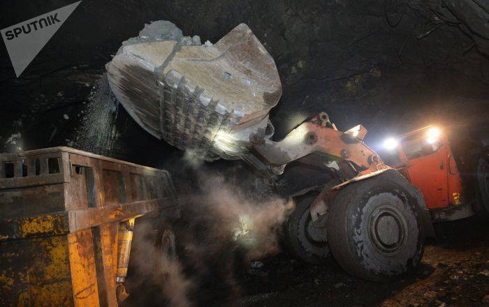 "Незаконная" забастовка на крупном руднике в Армении - власти предложили сотрудничество