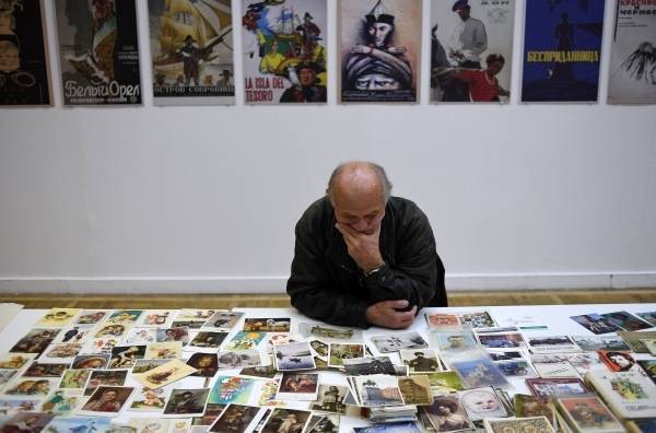 Жителя Иркутска оштрафовали за выставленные на продажу открытки с Гитлером