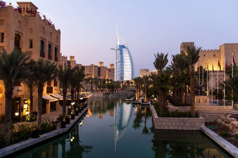 В Дубае ввели 30-дневное разрешение на алкоголь для туристов