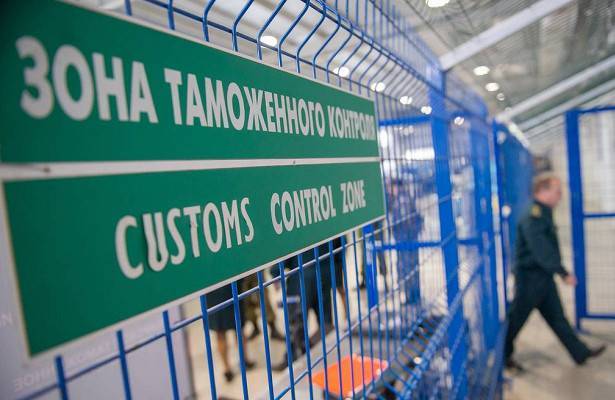 10 сотрудников таможни аэропорта Домодедово арестованы по делу о взятке