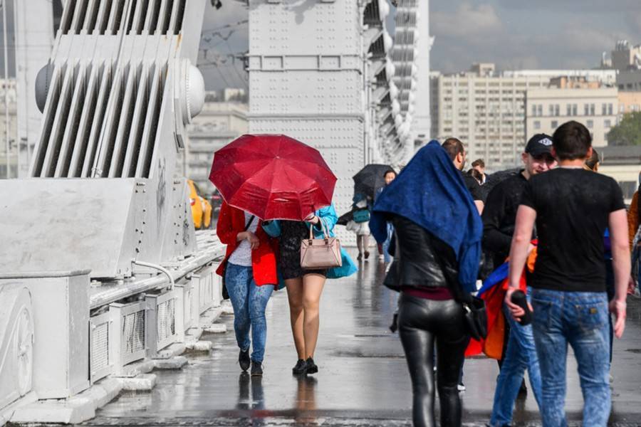 В четверг москвичей ожидает дождь с грозой