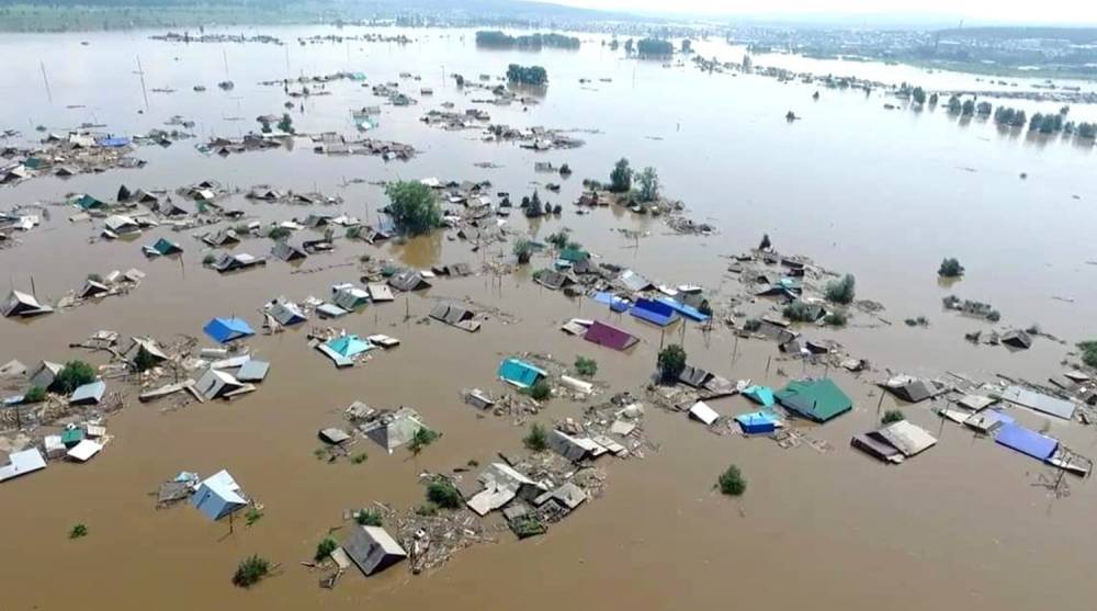 Наводнение в Иркутской области: Одни помогают пострадавшим, другие – хотят заработать
