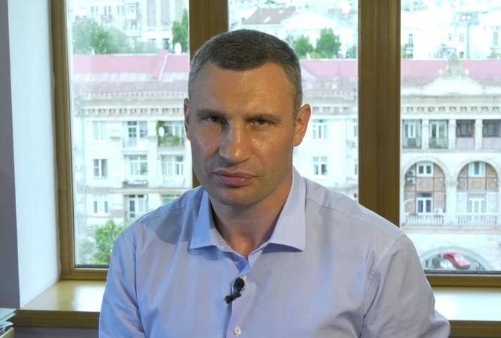Кличко обсудил с Зеленским свою отставку