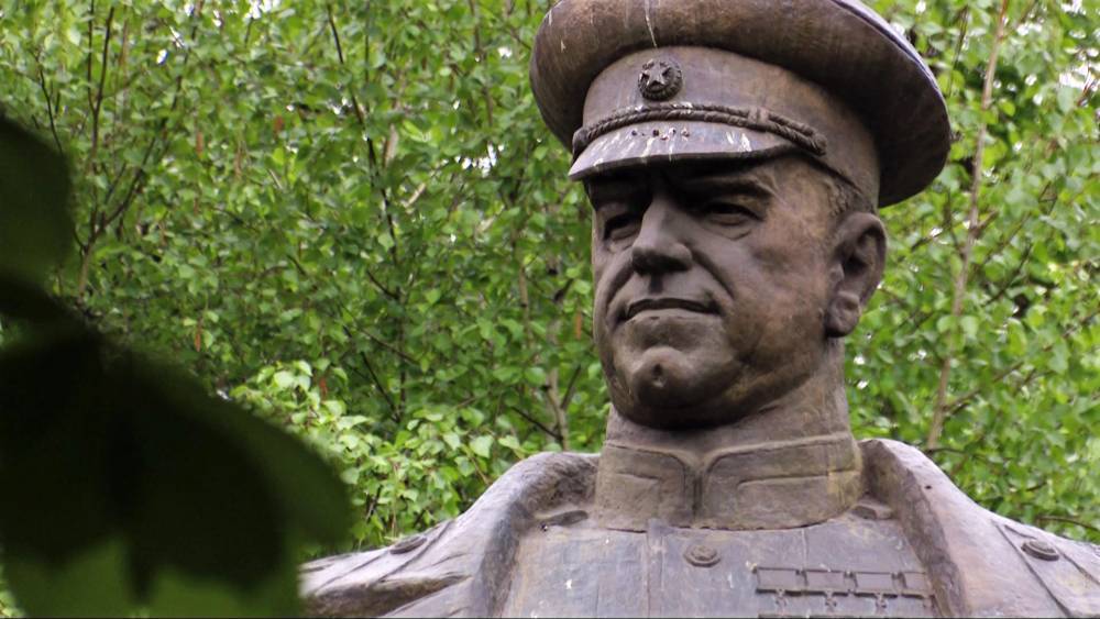 Восстановление памятника Жукову — важный символический удар по необандеровцам