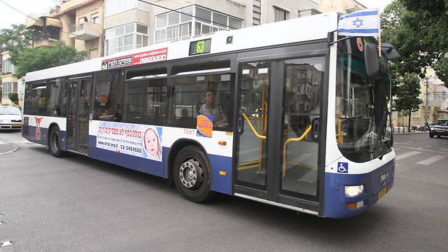 Водители автобусов в опасности: два нападения в Тель-Авиве за полчаса