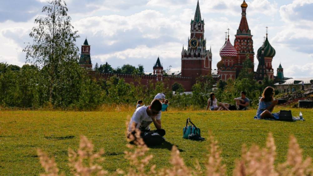 В Москву снова возвращается лето? Синоптики обещают жаркие выходные