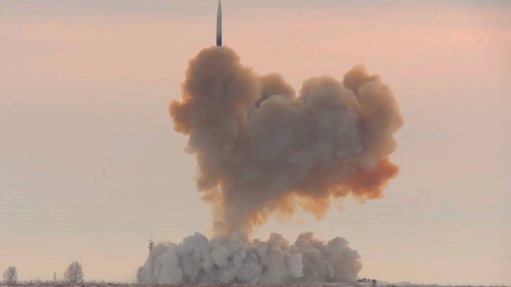 "Ракета мстителей": Иностранцы пришли в восторг от заявленной Путиным мощи гиперзвуковой ракеты "Авангард"