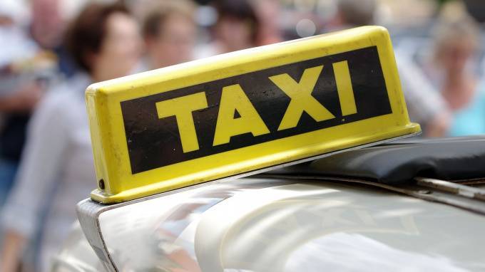 Петербургское такси "Сити-лайн" оштрафовали за работу без лицензии
