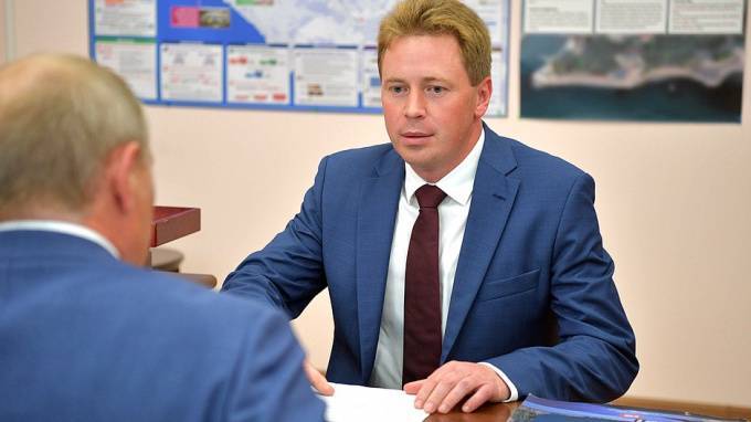 Путин освободил от должности губернатора Севастополя