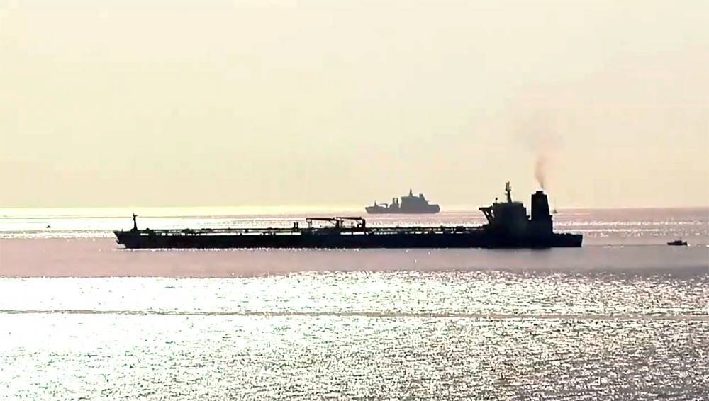 Иран отверг обвинения в попытке задержать британский танкер