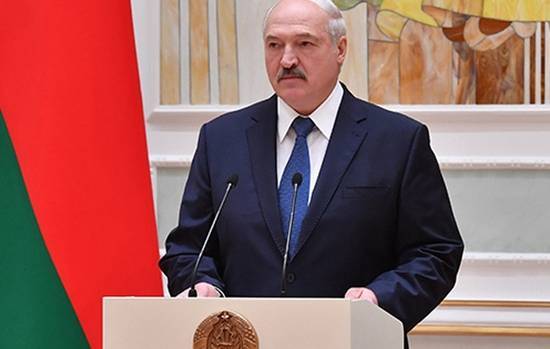 Лукашенко снова начал шантажировать Путина - российские СМИ