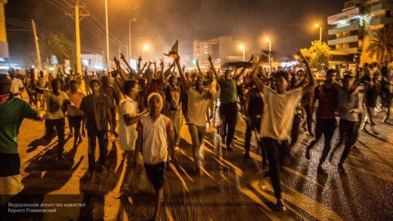 Спецкорр ФАН рассказал о митингах в Судане