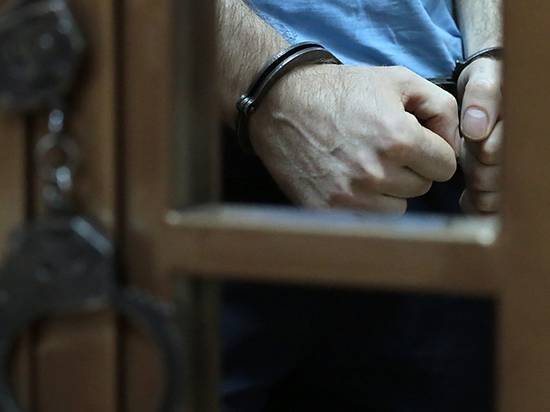 За взятку задержаны 10 сотрудников таможни «Домодедово»