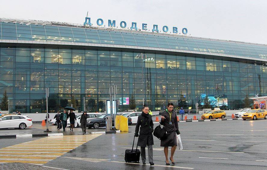 В Домодедово задержаны 10 сотрудников таможни по подозрению в получении взятки