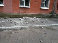 По факту обрушения карниза дома на ул. Советской в Твери следователи проводят проверку - ТИА