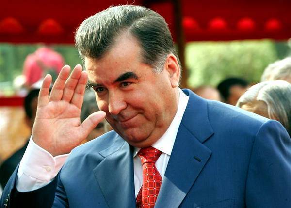 «Основатель мира – лидер нации». Что показал референдум в Таджикистане