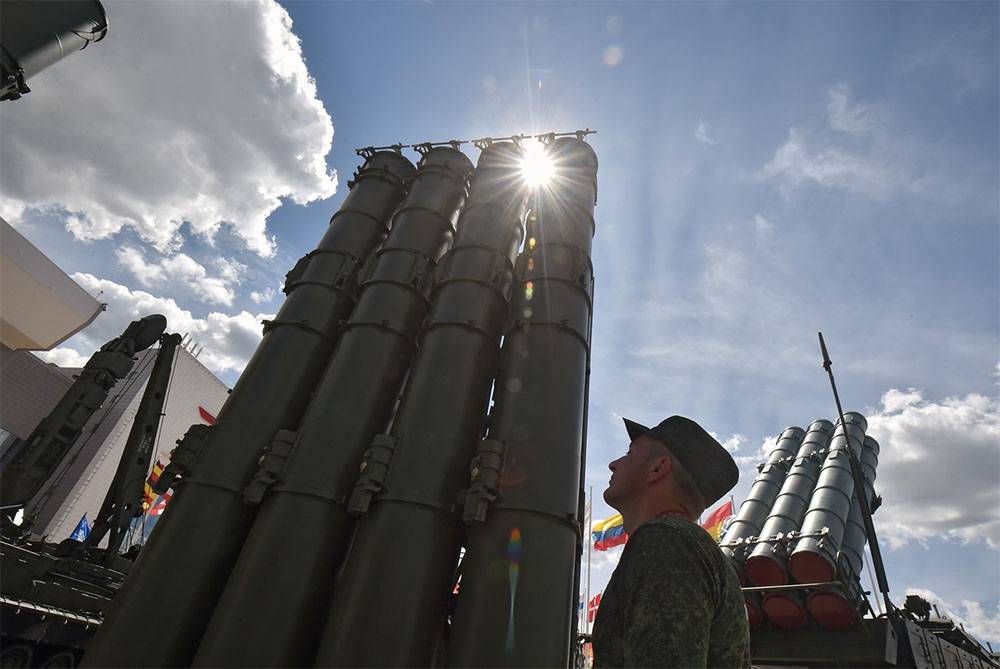 Минобороны Турции сообщило о начале поставок российских зенитных ракет С-400