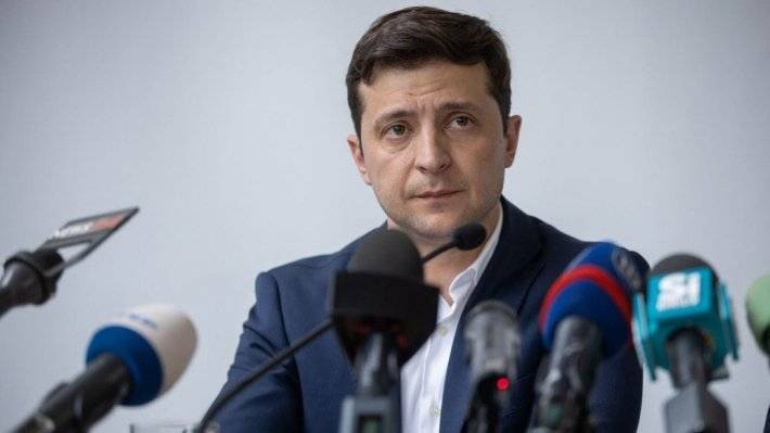 Зеленский зарегистрировал в Раде законопроект о люстрации Порошенко