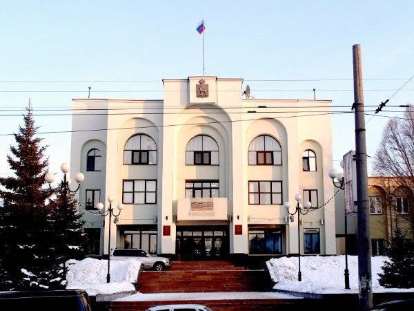 Самарские чиновники заказали белые тапочки и варенье с шишками