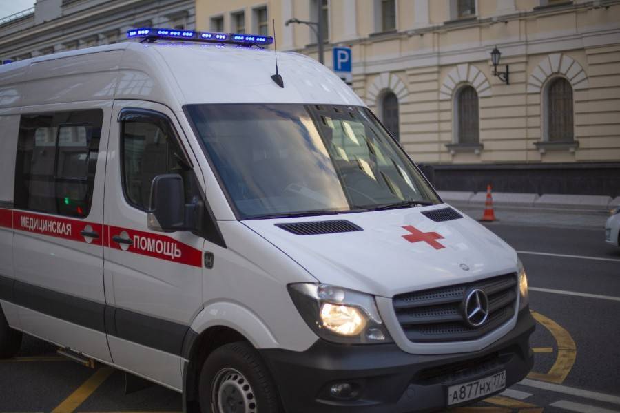 Два человека пострадали в ДТП со скорой в Москве