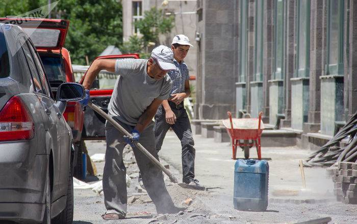 Работодатели Армении нуждаются в строителях, животноводах и специалистах по туризму