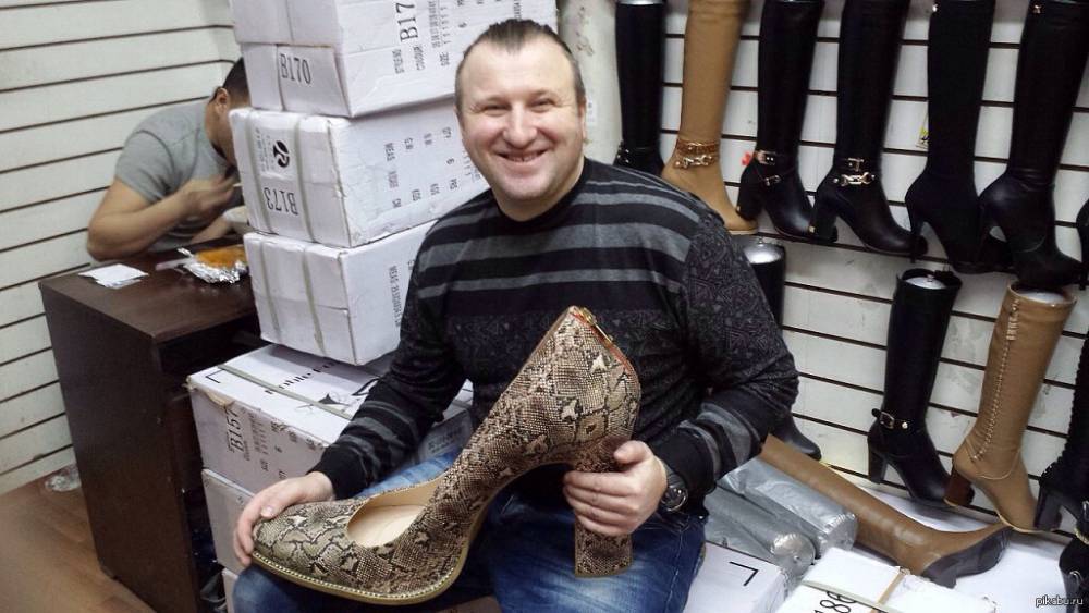 Продавец туфель из Смоленской области «обул» начальство на 3 миллиона рублей
