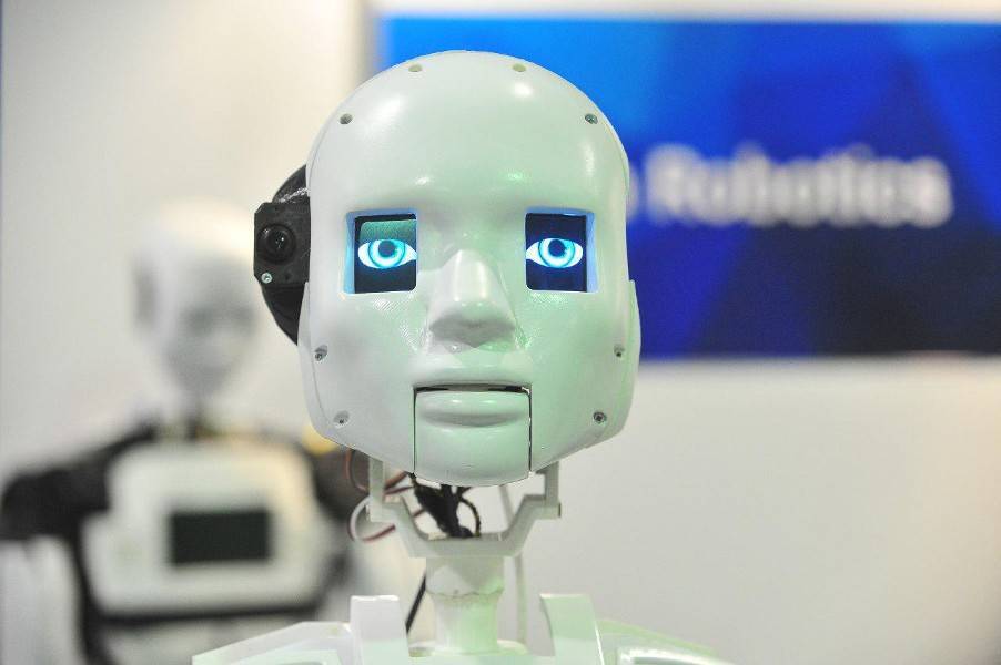 Эксперт предсказал замену продавцов и водителей на роботов